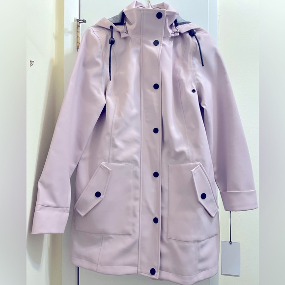 NWT UGG Women’s Raincoat size Medium lavender/pink - Picture 1 of 14